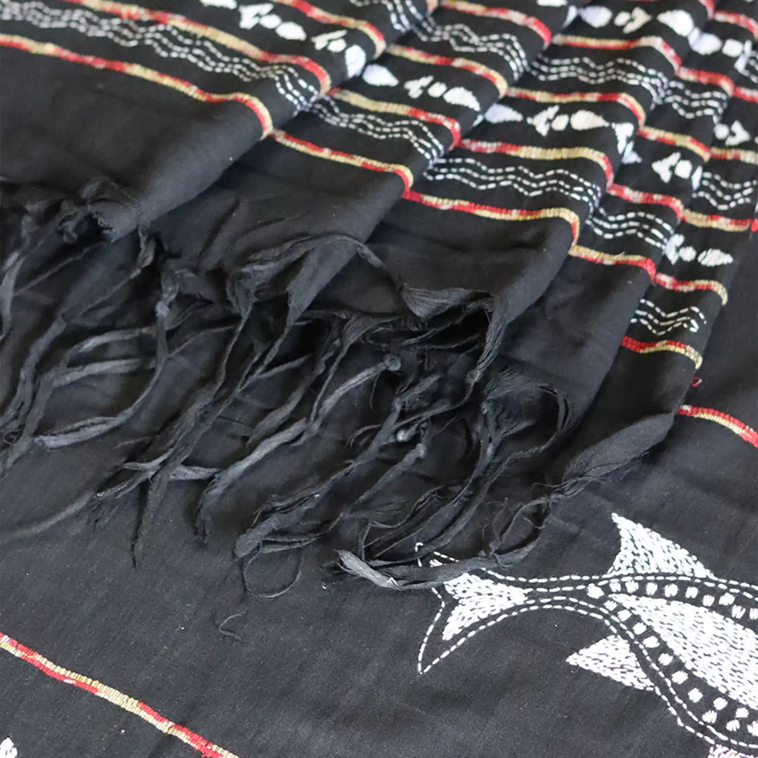 Black Cotton Khesh Kantha Saree with Unstitched Blouse - Image 4